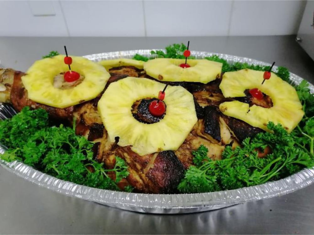 Pierna de cerdo horneado para Navidad catering Medellín