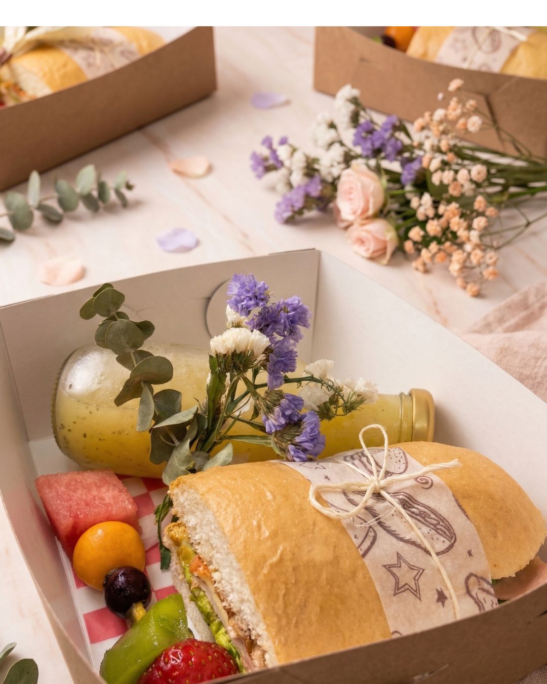 Catering eventos de empresa en Medellín estaciones de café y bocados panadería pasabocas lunch box Chef Bakery (23)